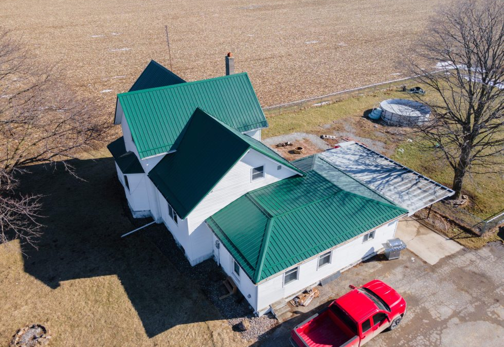 Got Roof Troubles? Finding the Right Roofing Contractors in Fort Wayne