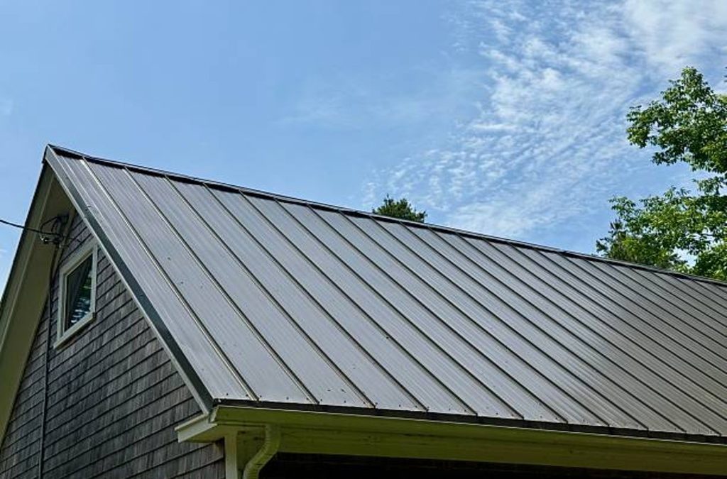 Metal Roofing vs. Shingle Roofing: Which Is Best for Your Home?