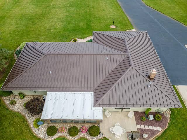 What Does a Certified Roofing Contractor Actually Do?